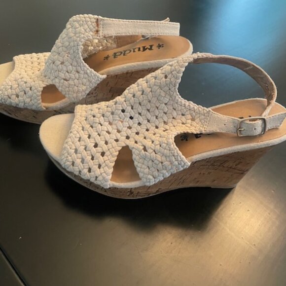 New Mudd Wedge sandal size 8 1/2 - Picture 1 of 7